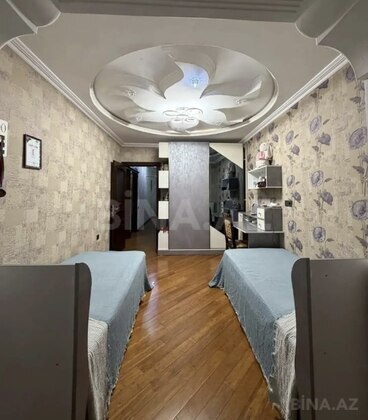 3 otaqlı Köhnə tikili, Xalqlar Dostluğu m., Bakı