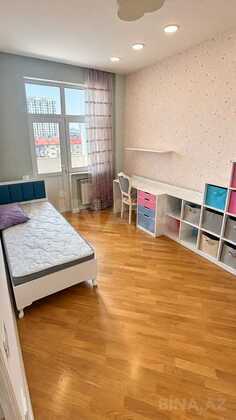 3 otaqlı Yeni tikili, Neftçilər m., Bakı