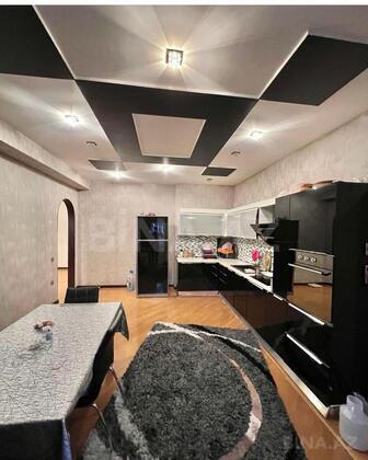 3 otaqlı Yeni tikili, Şah İsmayıl Xətai m., Bakı