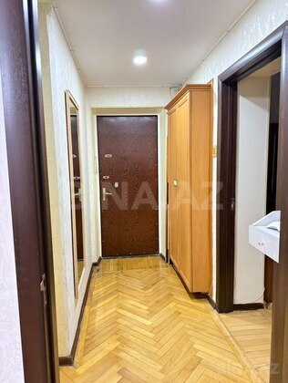 3 otaqlı Köhnə tikili, Elmlər Akademiyası m., Bakı
