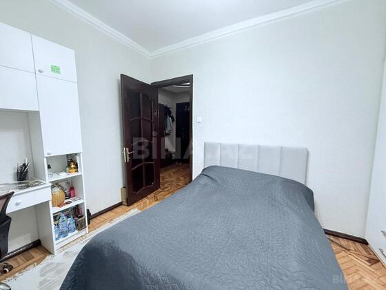 3 otaqlı Köhnə tikili, Elmlər Akademiyası m., Bakı