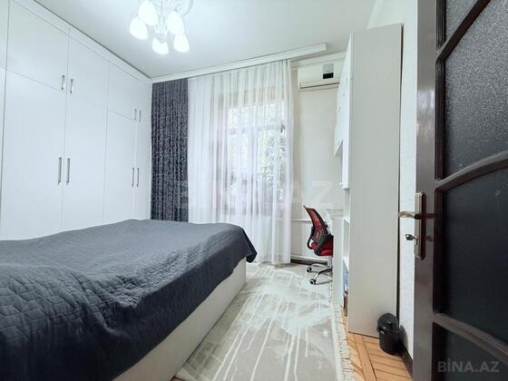 3 otaqlı Köhnə tikili, Elmlər Akademiyası m., Bakı