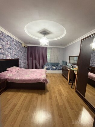 3 otaqlı Köhnə tikili, Qaraçuxur q., Bakı