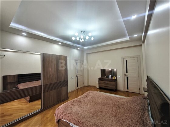 3 otaqlı Yeni tikili, Şah İsmayıl Xətai m., Bakı