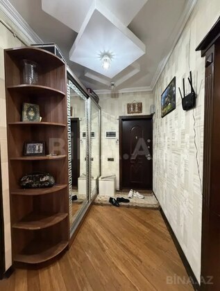 3 otaqlı Köhnə tikili, Xalqlar Dostluğu m., Bakı