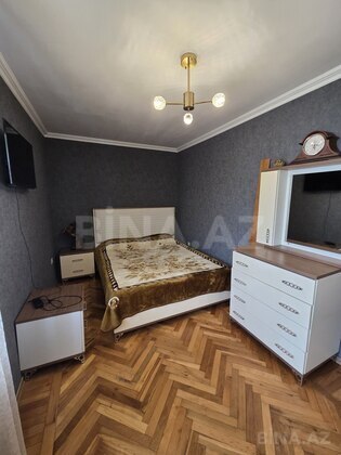 2 otaqlı Köhnə tikili, Elmlər Akademiyası m., Bakı