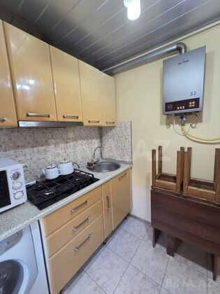 2 otaqlı Köhnə tikili, Elmlər Akademiyası m., Bakı