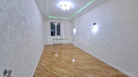 3 otaqlı Yeni tikili, 7-ci mikrorayon q., Bakı