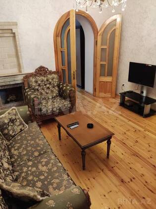 2 otaqlı Köhnə tikili, 28 May m., Bakı
