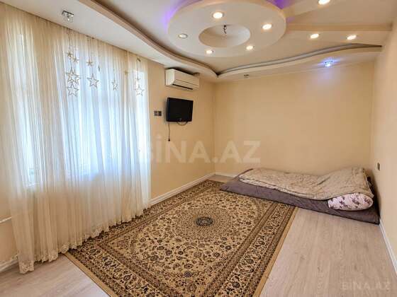 3 otaqlı Köhnə tikili, Neftçilər m., Bakı