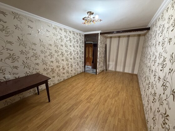2 otaqlı Köhnə tikili, Neftçilər m., Bakı