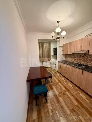 3 otaqlı Köhnə tikili, 28 May m., Bakı