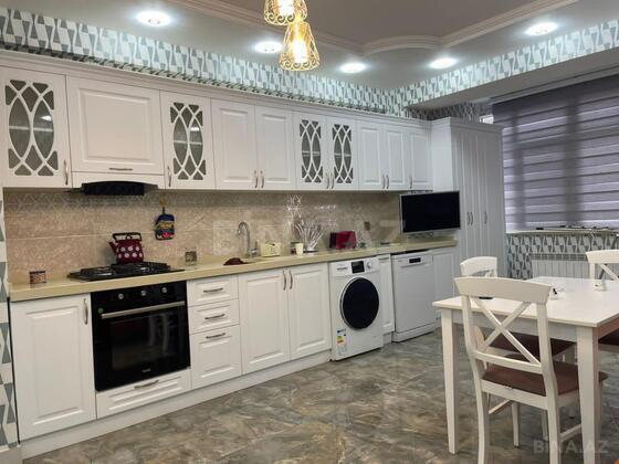 3 otaqlı Yeni tikili, İnşaatçılar m., Bakı