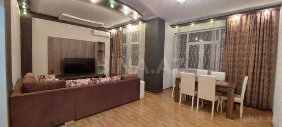 3 otaqlı Yeni tikili, Şah İsmayıl Xətai m., Bakı