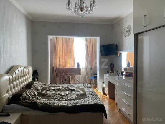 3 otaqlı Köhnə tikili, 8-ci mikrorayon q., Bakı