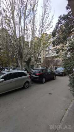 3 otaqlı Köhnə tikili, 8-ci mikrorayon q., Bakı