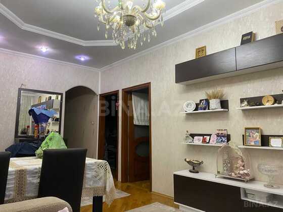 3 otaqlı Köhnə tikili, 8-ci mikrorayon q., Bakı