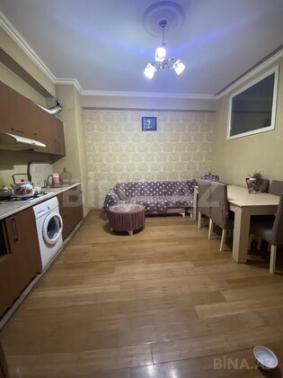 3 otaqlı Yeni tikili, Xırdalan