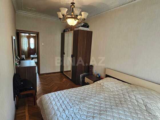 3 otaqlı Köhnə tikili, 28 May m., Bakı