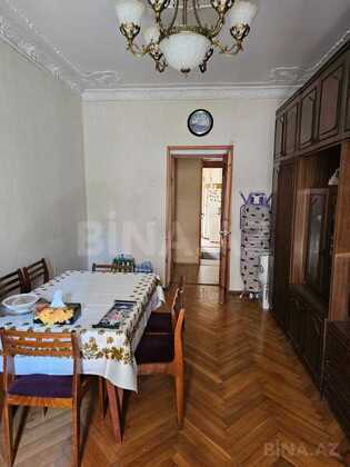3 otaqlı Köhnə tikili, 28 May m., Bakı