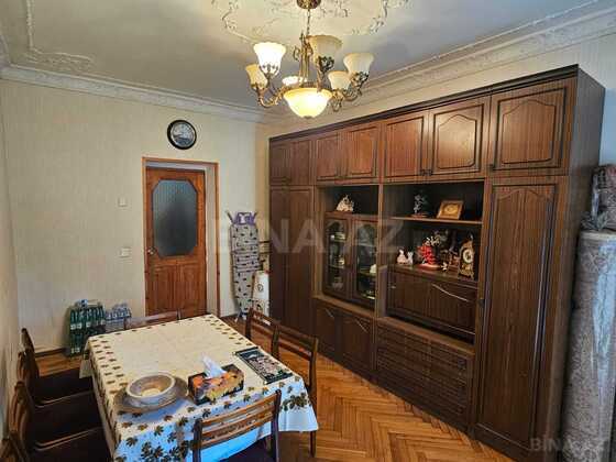 3 otaqlı Köhnə tikili, 28 May m., Bakı