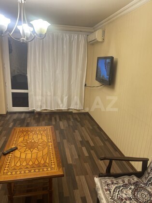 2 otaqlı Köhnə tikili, Elmlər Akademiyası m., Bakı