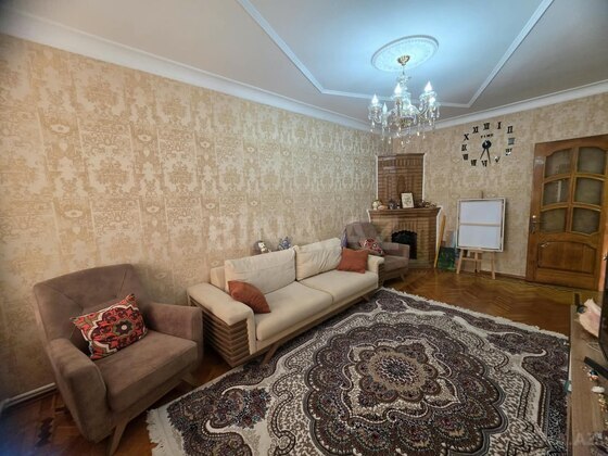 3 otaqlı Köhnə tikili, Memar Əcəmi m., Bakı