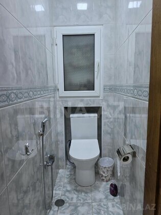 3 otaqlı Köhnə tikili, Memar Əcəmi m., Bakı