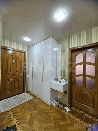 3 otaqlı Köhnə tikili, Memar Əcəmi m., Bakı