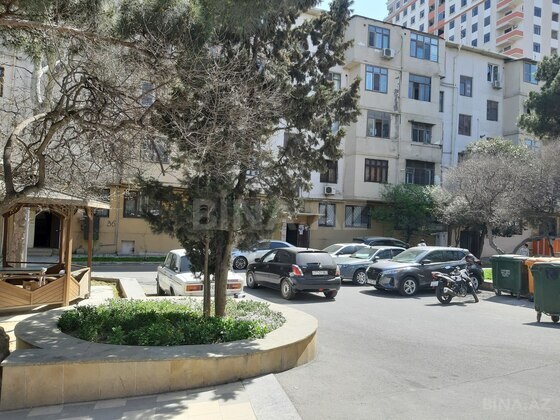 2 otaqlı Köhnə tikili, Memar Əcəmi m., Bakı