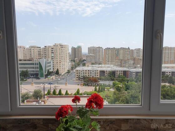 3 otaqlı Köhnə tikili, Elmlər Akademiyası m., Bakı