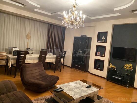 2 otaqlı Köhnə tikili, Şah İsmayıl Xətai m., Bakı