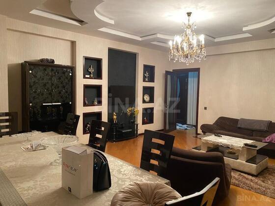 2 otaqlı Köhnə tikili, Şah İsmayıl Xətai m., Bakı