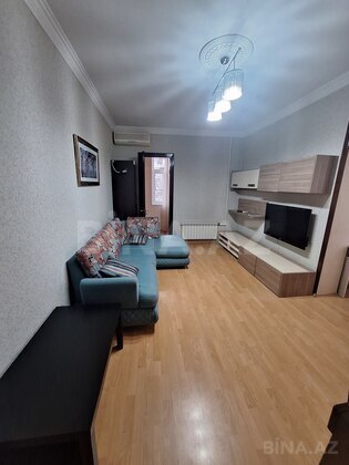 1 otaqlı Köhnə tikili, 8-ci mikrorayon q., Bakı