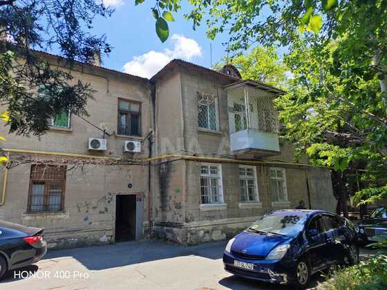 3 otaqlı Köhnə tikili, Neftçilər m., Bakı