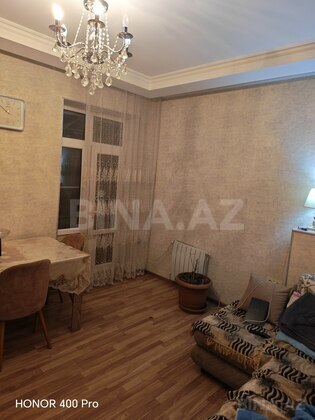3 otaqlı Köhnə tikili, Neftçilər m., Bakı