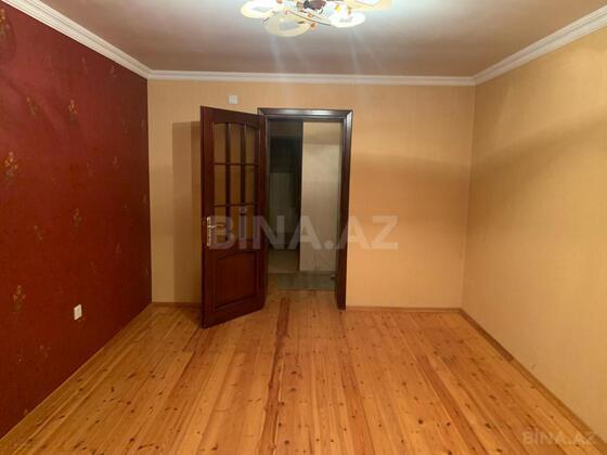 3 otaqlı Köhnə tikili, Həzi Aslanov m., Bakı