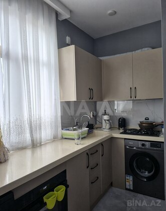 3 otaqlı Köhnə tikili, Elmlər Akademiyası m., Bakı