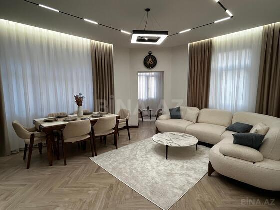 3 otaqlı Yeni tikili, Şah İsmayıl Xətai m., Bakı