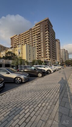 4 otaqlı Yeni tikili, Şah İsmayıl Xətai m., Bakı