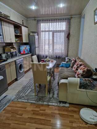 3 otaqlı Yeni tikili, Memar Əcəmi m., Bakı