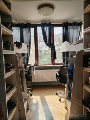 3 otaqlı Köhnə tikili, Şah İsmayıl Xətai m., Bakı