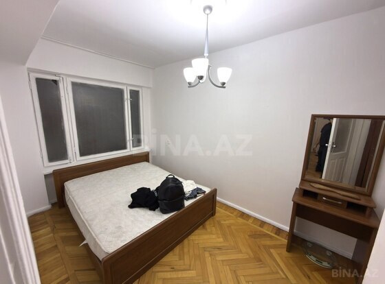 3 otaqlı Köhnə tikili, 28 May m., Bakı
