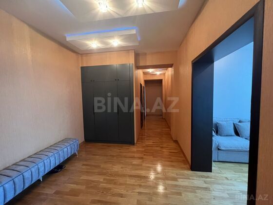 3 otaqlı Yeni tikili, Şah İsmayıl Xətai m., Bakı