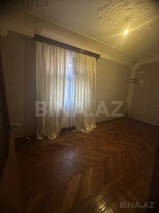 2 otaqlı Köhnə tikili, Neftçilər m., Bakı