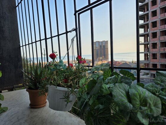 3 otaqlı Köhnə tikili, Həzi Aslanov m., Bakı