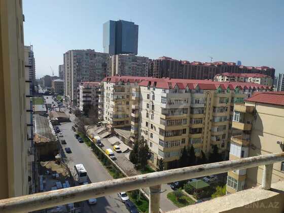 3 otaqlı Köhnə tikili, Şah İsmayıl Xətai m., Bakı