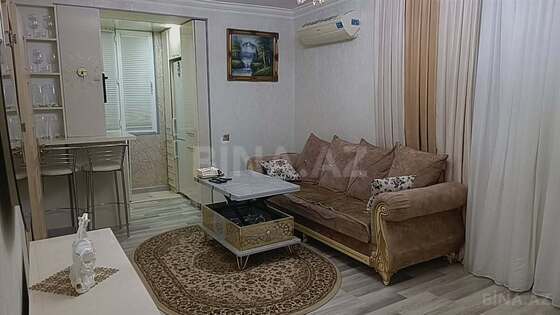 2 otaqlı Köhnə tikili, Elmlər Akademiyası m., Bakı