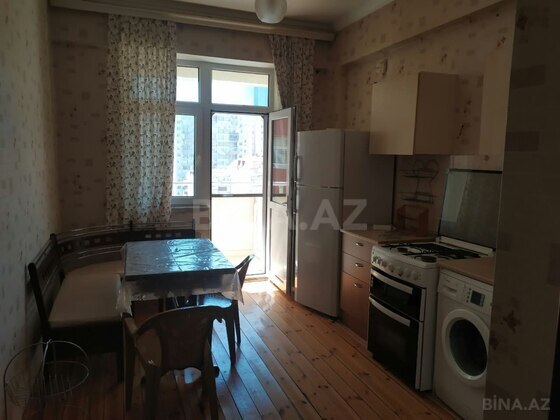 3 otaqlı Yeni tikili, Şah İsmayıl Xətai m., Bakı