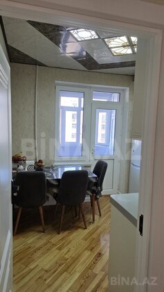 3 otaqlı Köhnə tikili, Bakıxanov q., Bakı